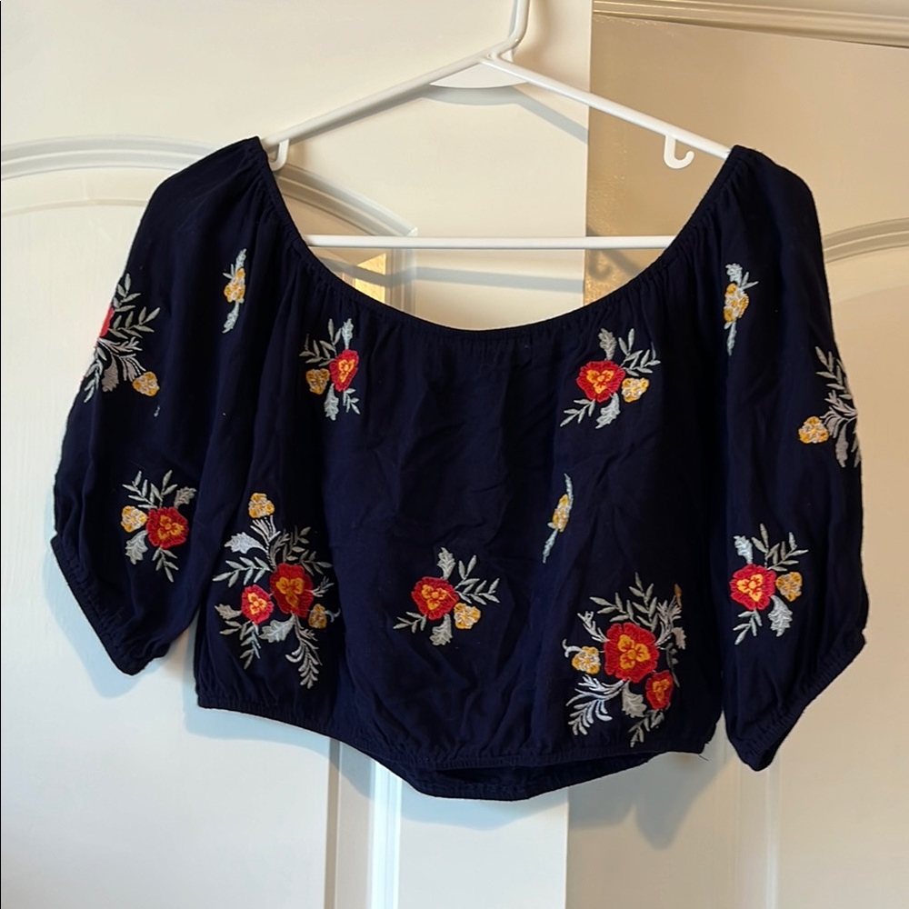 Floral Embroidered crop top